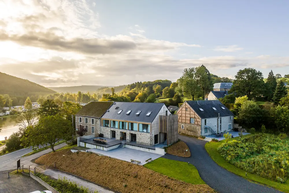 Foto's van het sportcomplex Taeru in de Ardennen