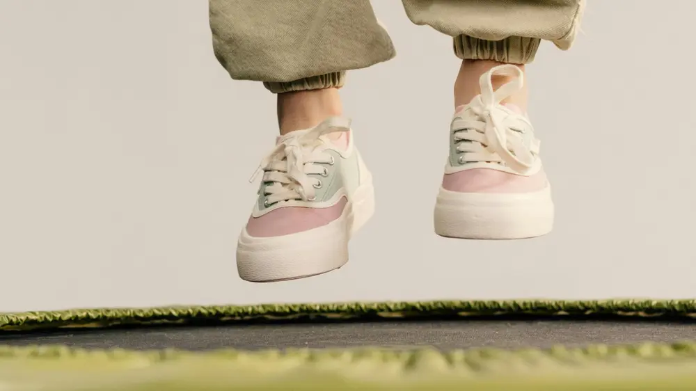 Shoes Barometer april