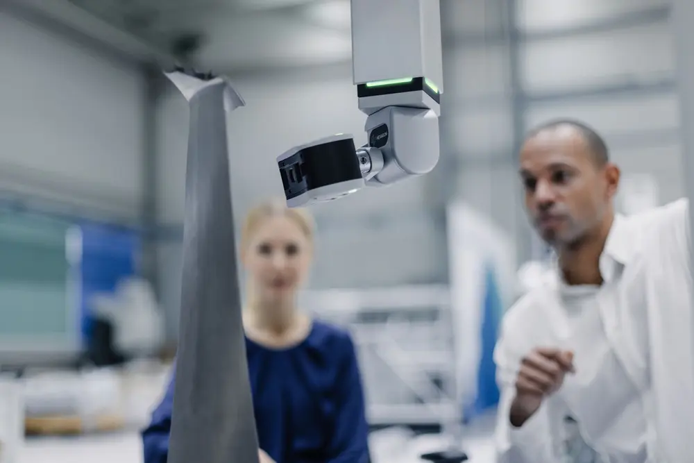 Hexagon laser scanning probe