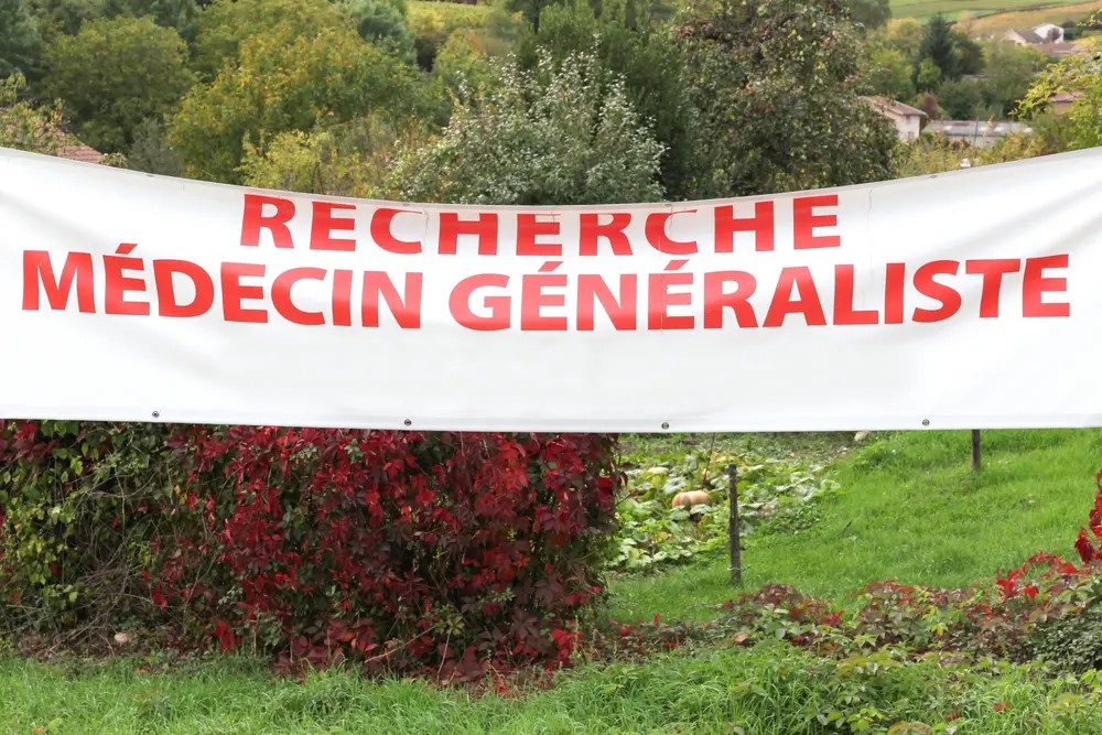 Affiche recherche médecin généraliste zone rurale en France