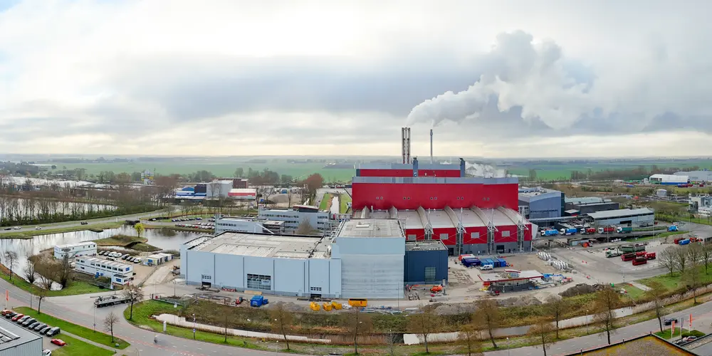 luchtfoto slibdrooginstallatie