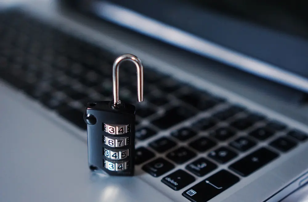 In de nieuwe Machineverordening worden harde eisen gesteld aan cybersecurity van machines. De wederverkoper wordt rechtstreeks aansprakelijk als dit niet in orde is.