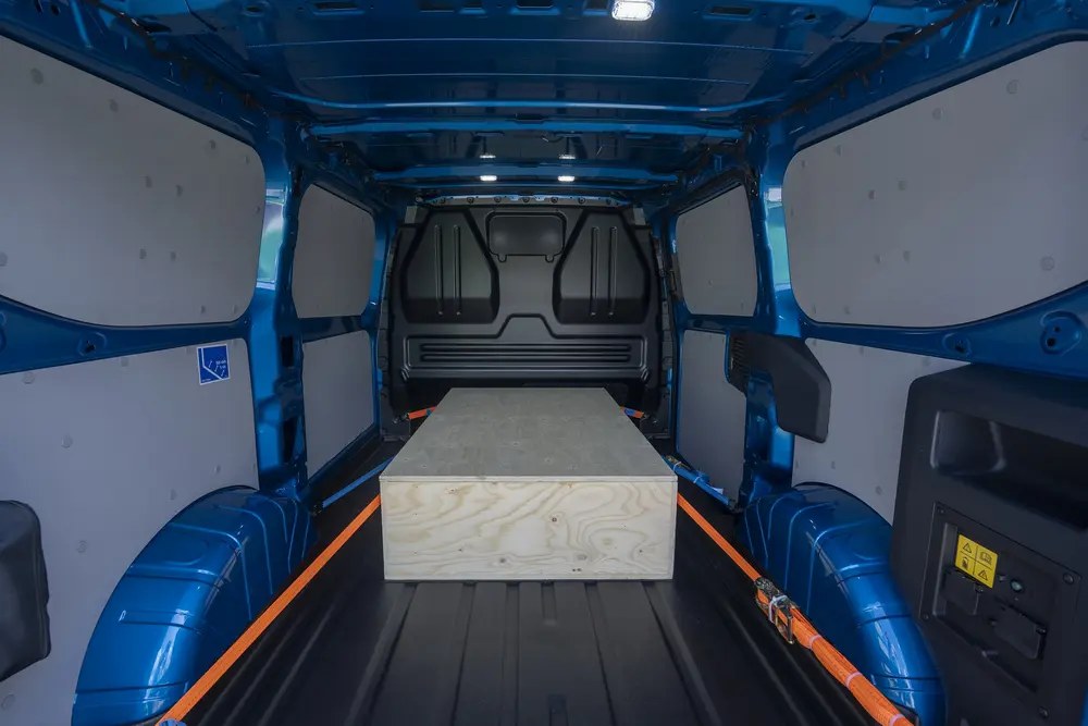 TRANSIT CUSTOM 320S TREND BEV
