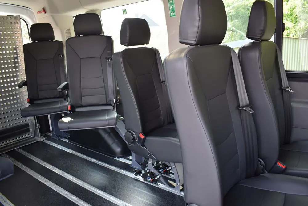 Ford E-Transit vervangt dieselbus bij Rode Kruis Bastenaken 4