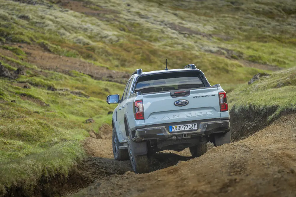 Ford Ranger PHEV: krachtige pick-up met stekker en visie 24