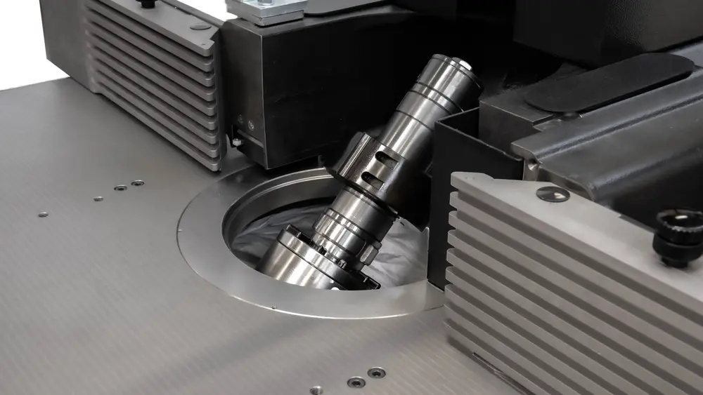 Kantelbare freesassen