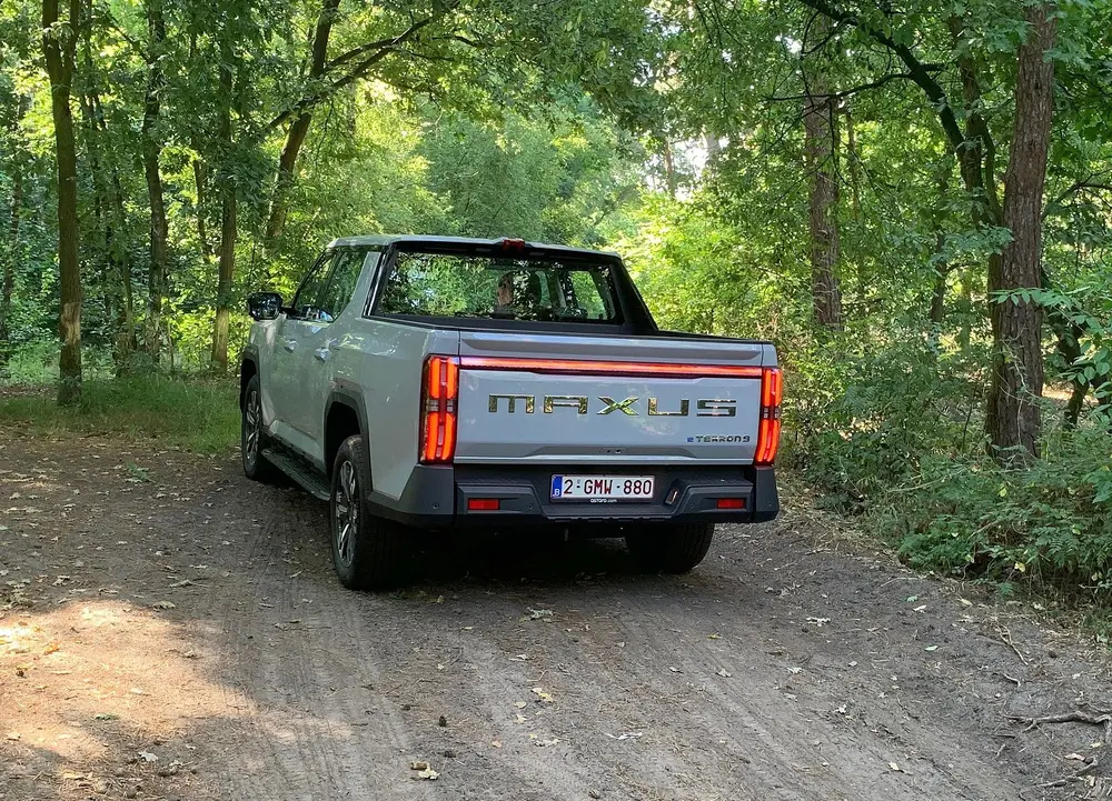 Rijtest Maxus eTerron9 4WD 03