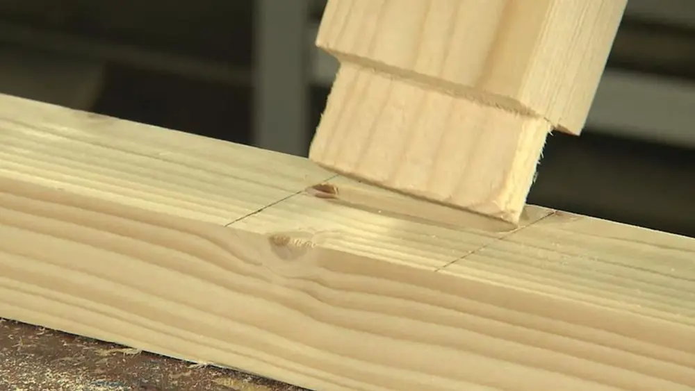 Niet-doorgaande pen-en-gatverbinding