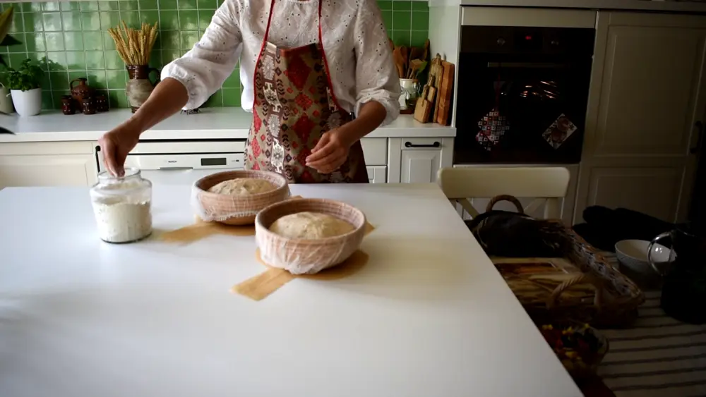 zuurdesembrood bakken