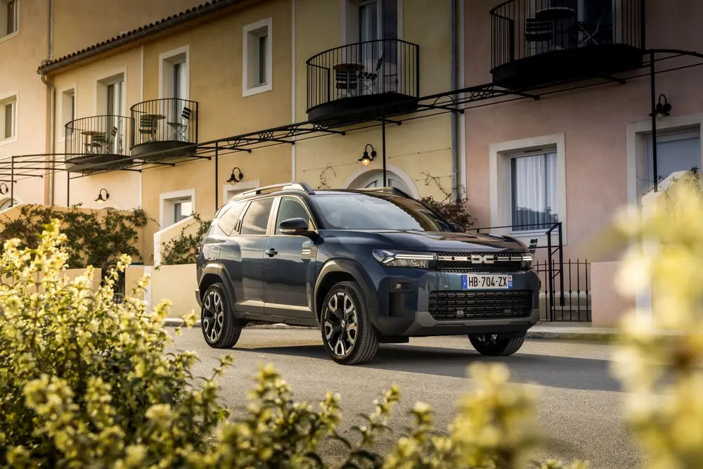 Rijtest Dacia Bigster Hybrid 155 01