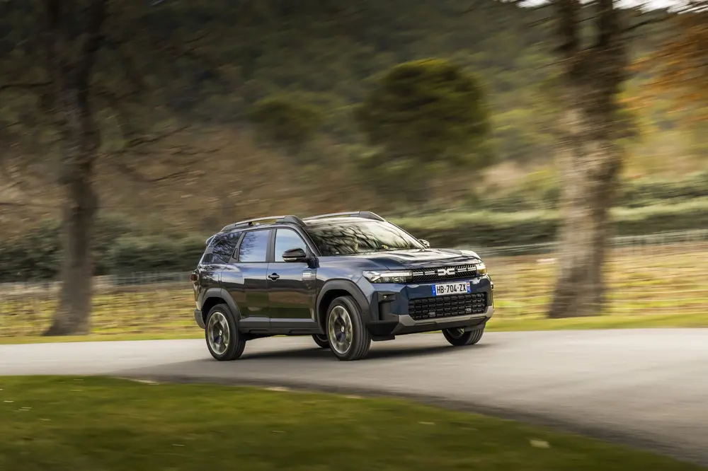 Rijtest Dacia Bigster Hybrid 155 07