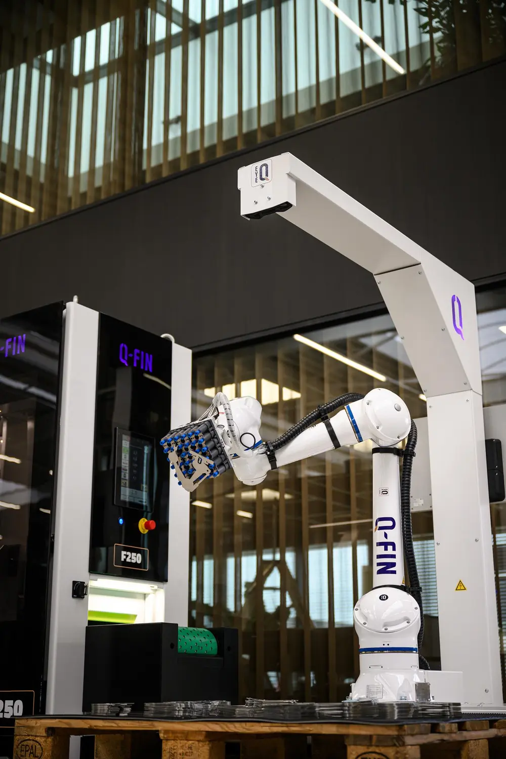 De nieuwste technologie bij Q-Fin, de Q-Bot F250