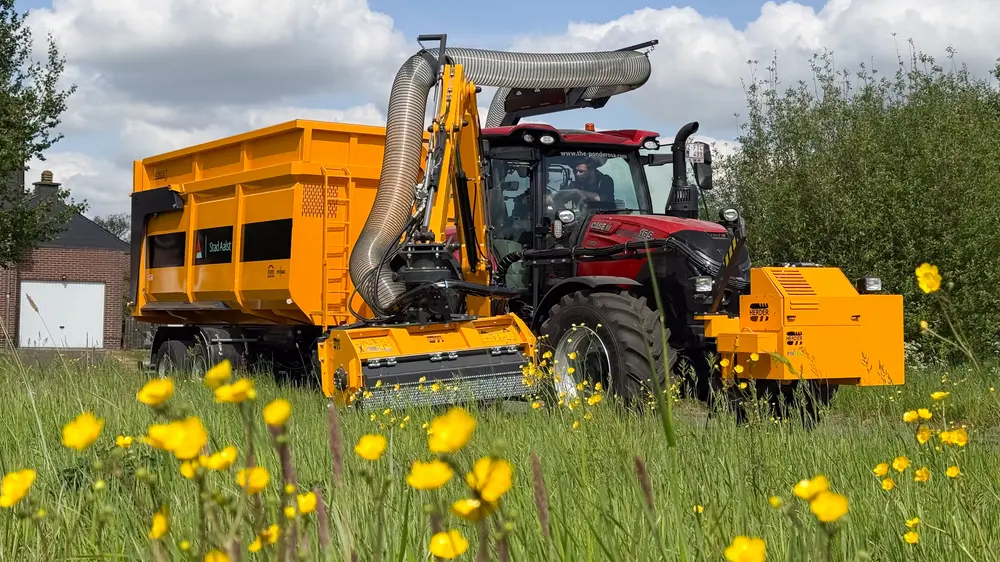 Herder Cavalier maaiarm met R-Collect zuigwagen