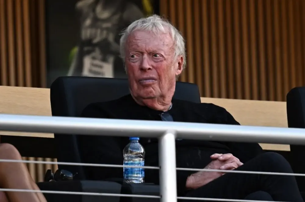 Phil Knight - Nike