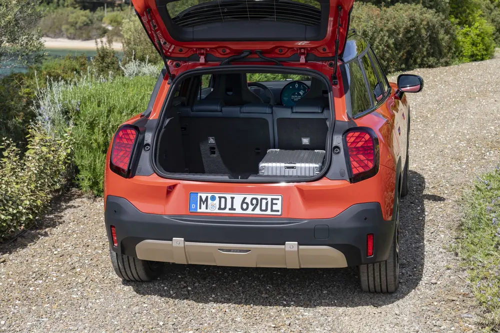 Rijtest Mini Aceman SE Koffer