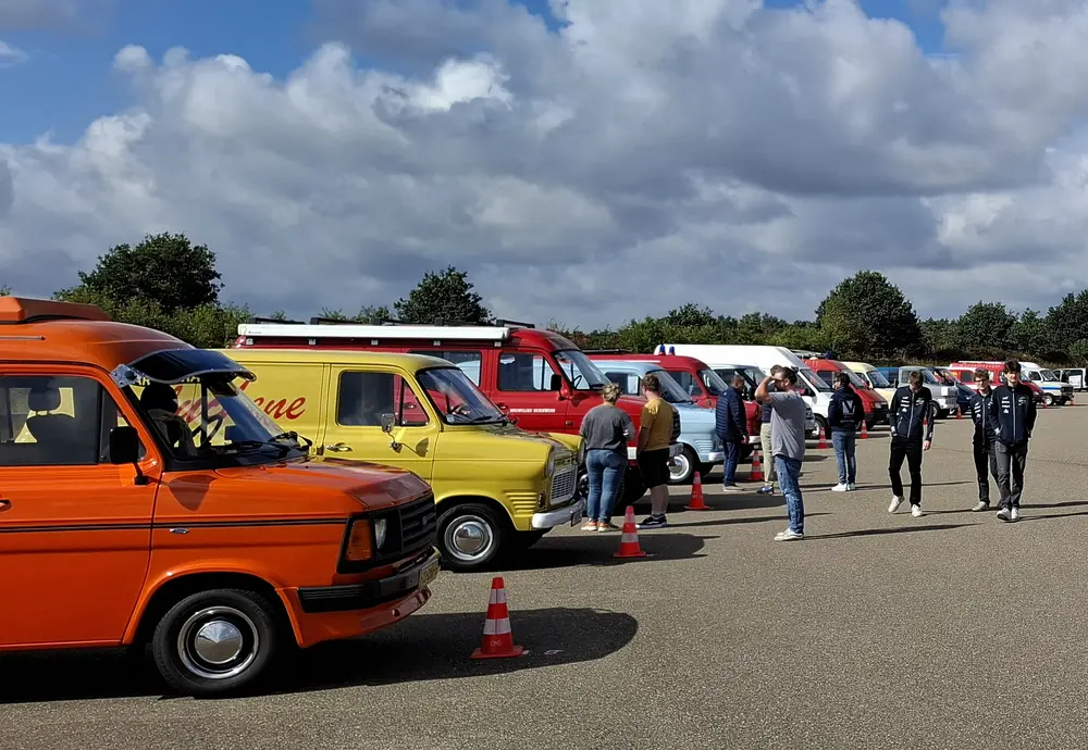 Ford Transit 60 Lommel Oldies