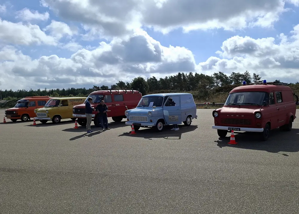 Ford Transit 60 Lommel Oldies 2