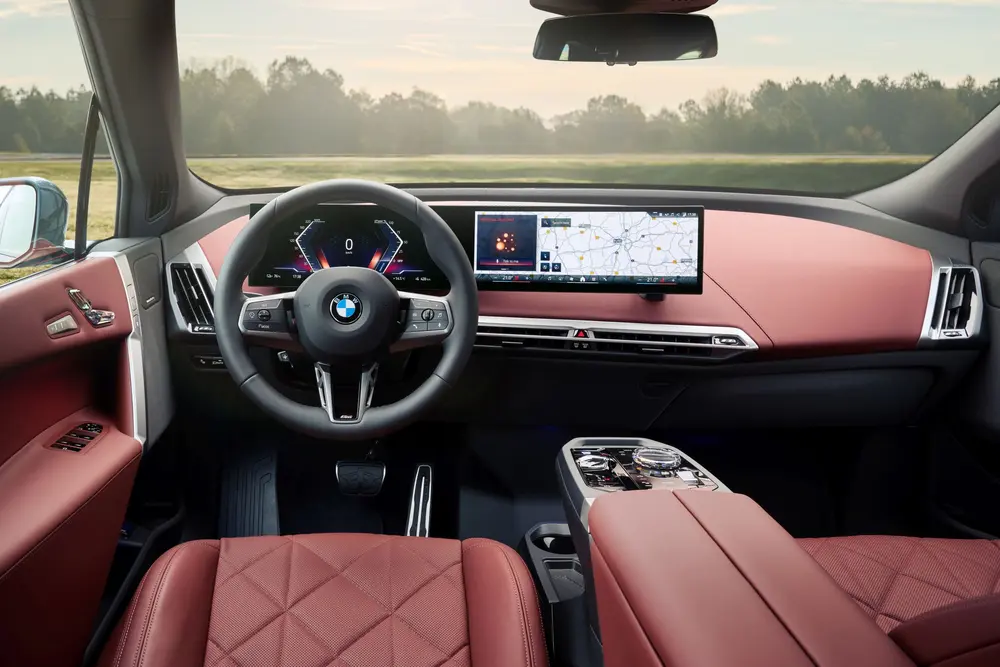 Rijtest BMW iX xDrive45 cockpit