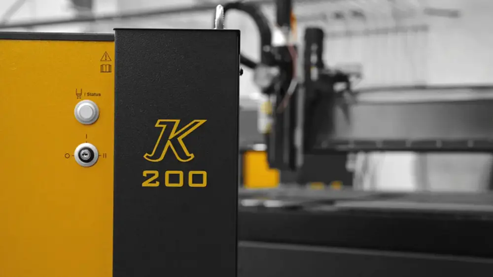 De K200 is in de eerste plaats ontwikkeld voor het snijden van staal. Met een snijstroom van 200 A kan het toestel snijdiktes tot 60 mm aan