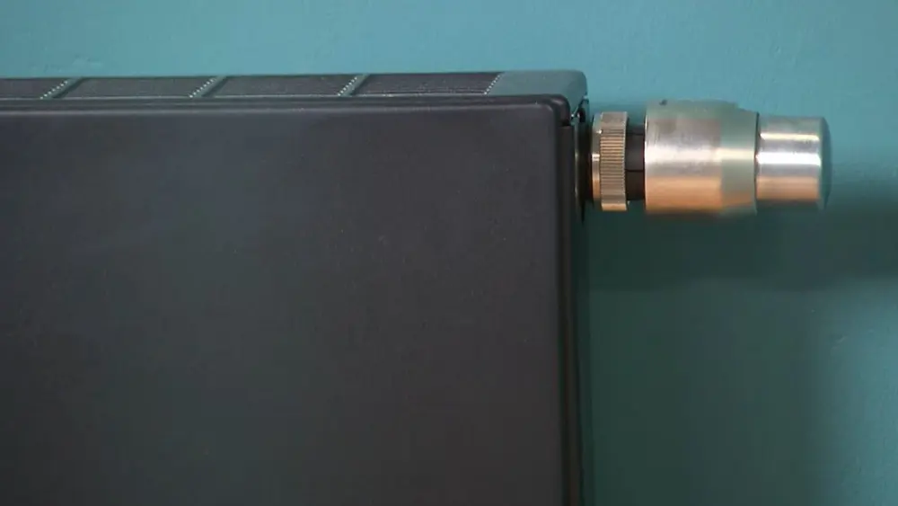 nieuwe foto radiator zwart
