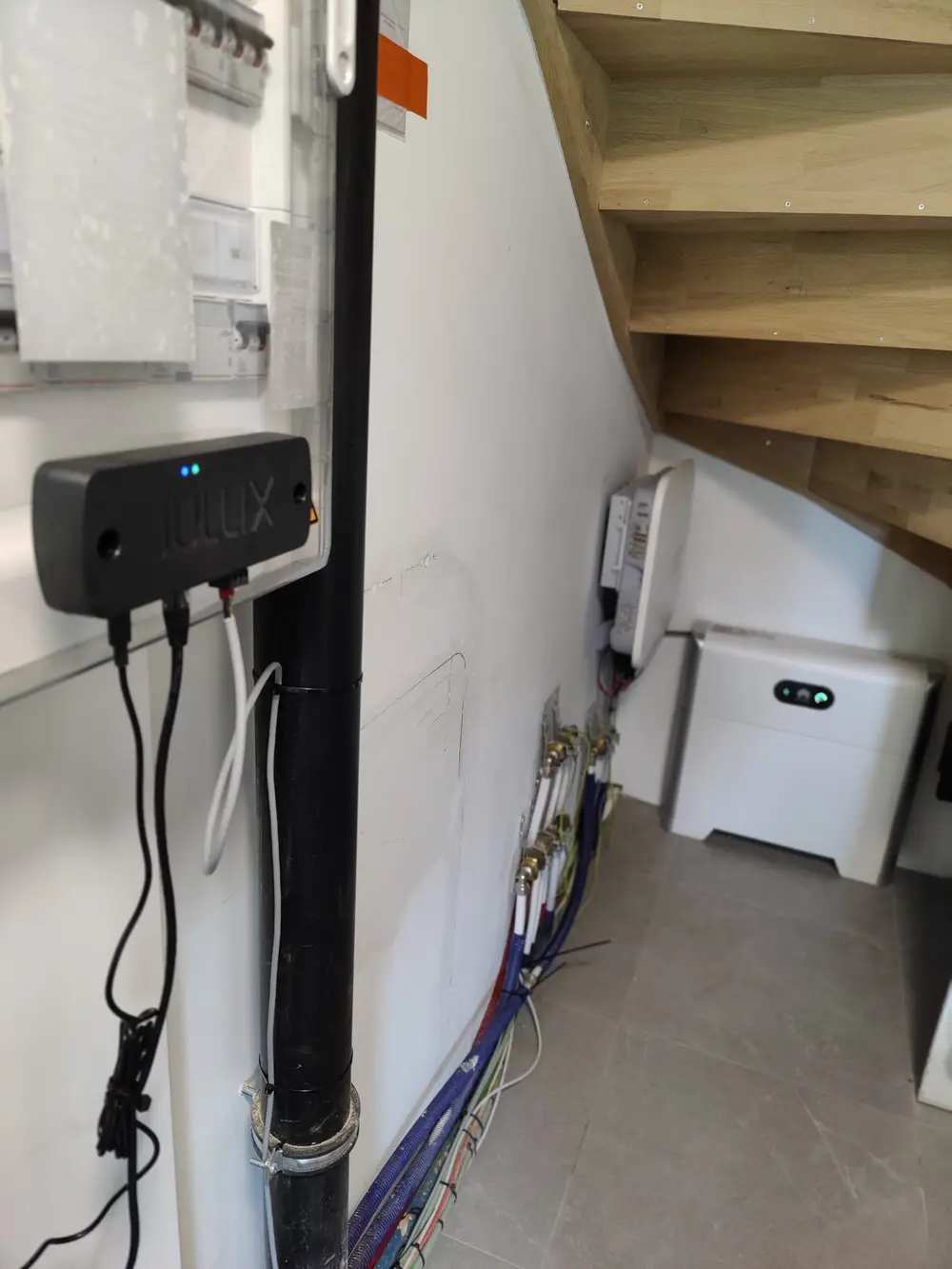 Omvormer en thuisbatterij