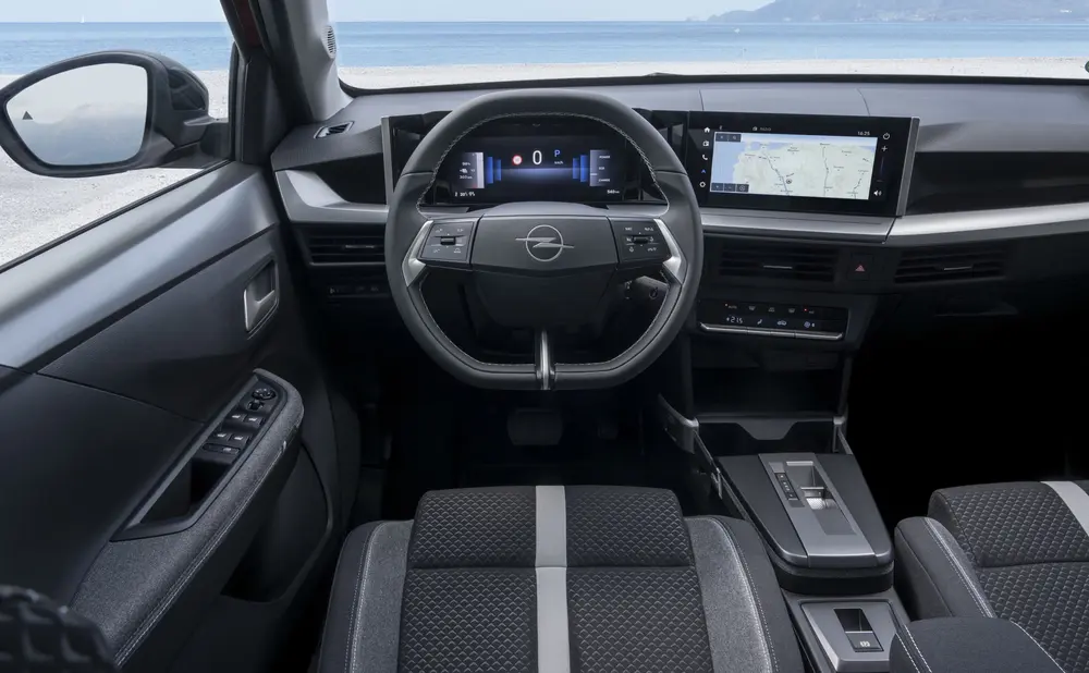Rijtest Opel Frontera Electric SR dashboard