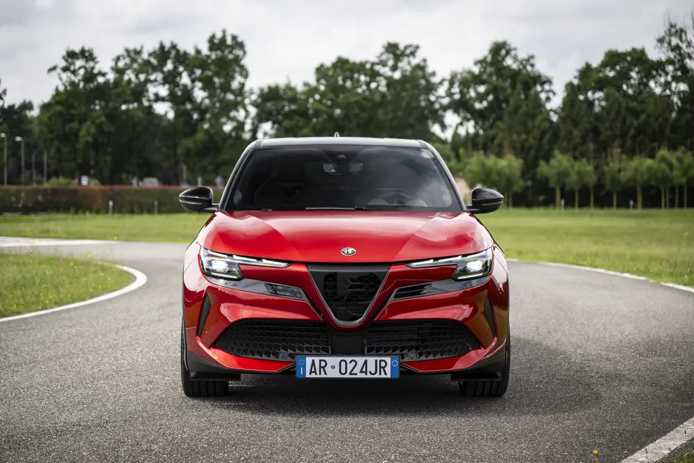 Rijtest Alfa Romeo Junior Elettrica Veloce 03