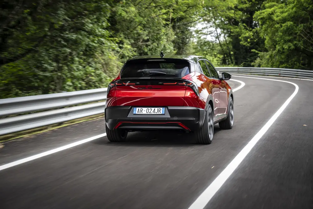 Rijtest Alfa Romeo Junior Elettrica Veloce 10