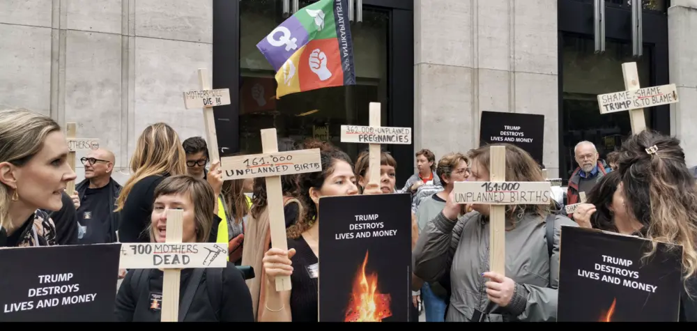 Betoging Sensoa Amerikaanse ambassade