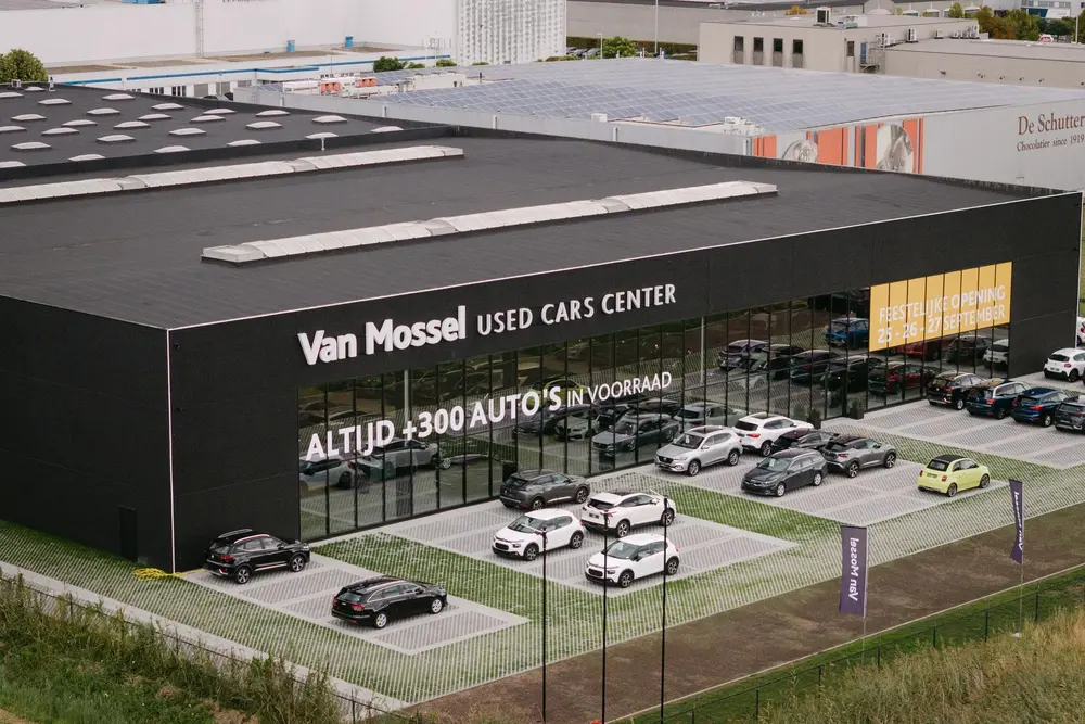 Van Mossel opent grootste indoor tweedehandscenter 1