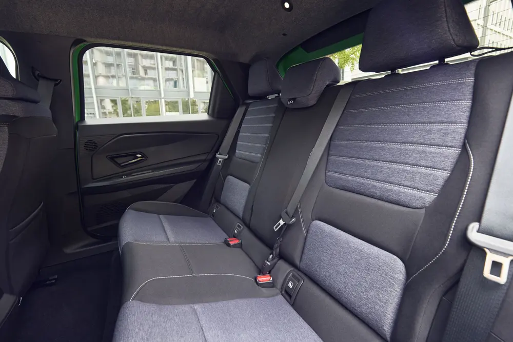 Rijtest Renault R5 E-Tech Electric, Urban Range Achterzetels