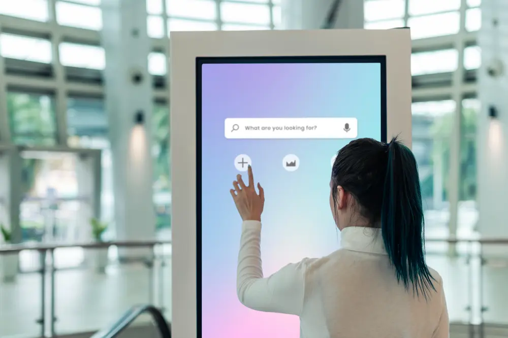 touchscreen display in gebouw