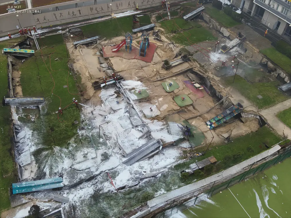 Het groendak stortte in over een oppervlakte van 500 tot 600 m².