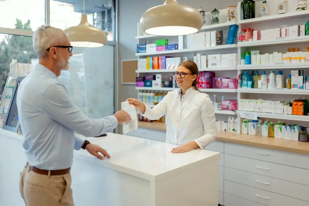 Apotheker en haar klant