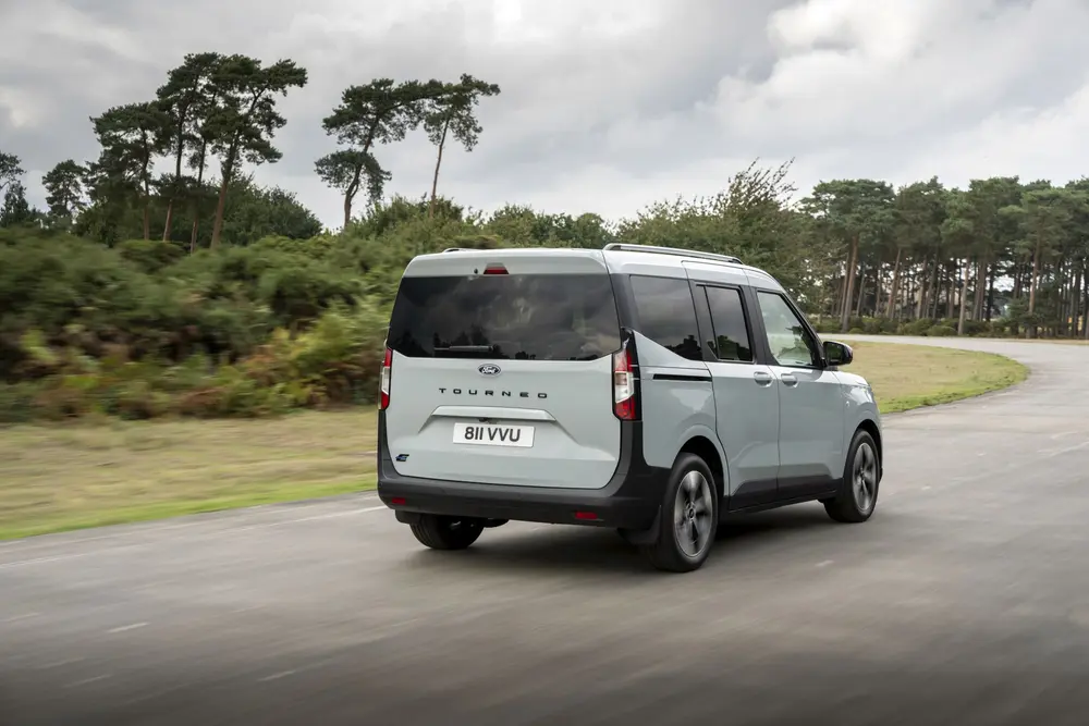 Rijtest Ford E‑Tourneo Courier 11