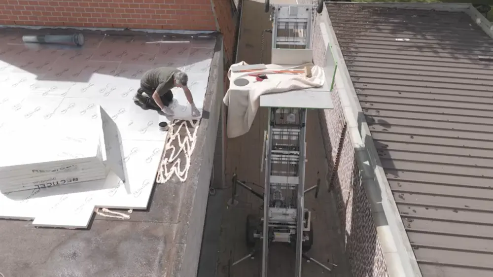 platen verlijmen op bitumen