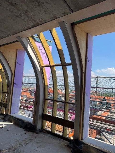 Complex daktimmerwerk voor residentie in Nieuwpoort