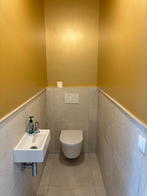 toilet hoogte muren $