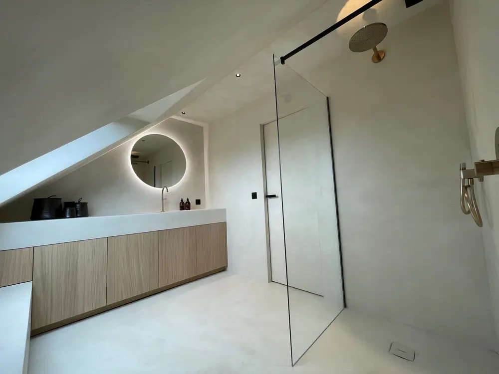afgewerkte badkamer