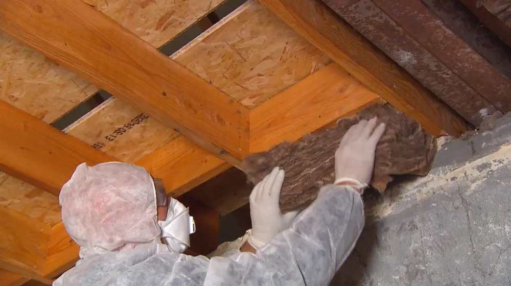 plafond met balkenstructuur