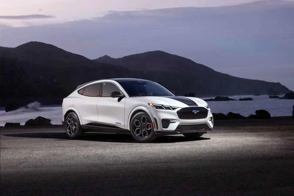 Elektrische Mustang Mach-E GT viert de Californische ziel1