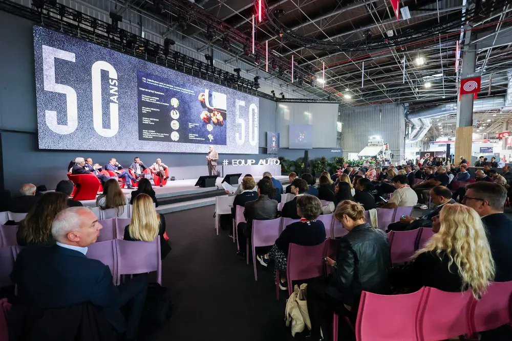 De plenaire sessies brachten experten samen om te debatteren over de toekomst van de mobiliteit tijdens deze 50ste editie van EQUIP AUTO