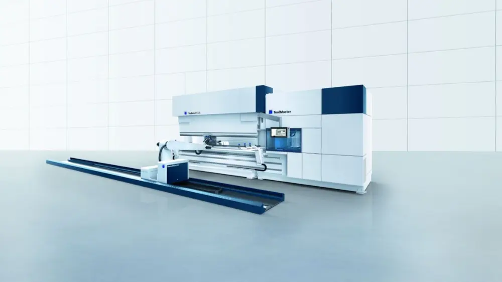 De uitdagingen bij het geautomatiseerd plooien liggen voornamelijk in het flexibeler maken van het systeem. De combinatie van offline software, gereedschapswisselaar, grijperwissel en cameraherkenning maakt de TruBend Cell 5000 tot een zeer flexibele oplossing. (V.A.C. Machines)