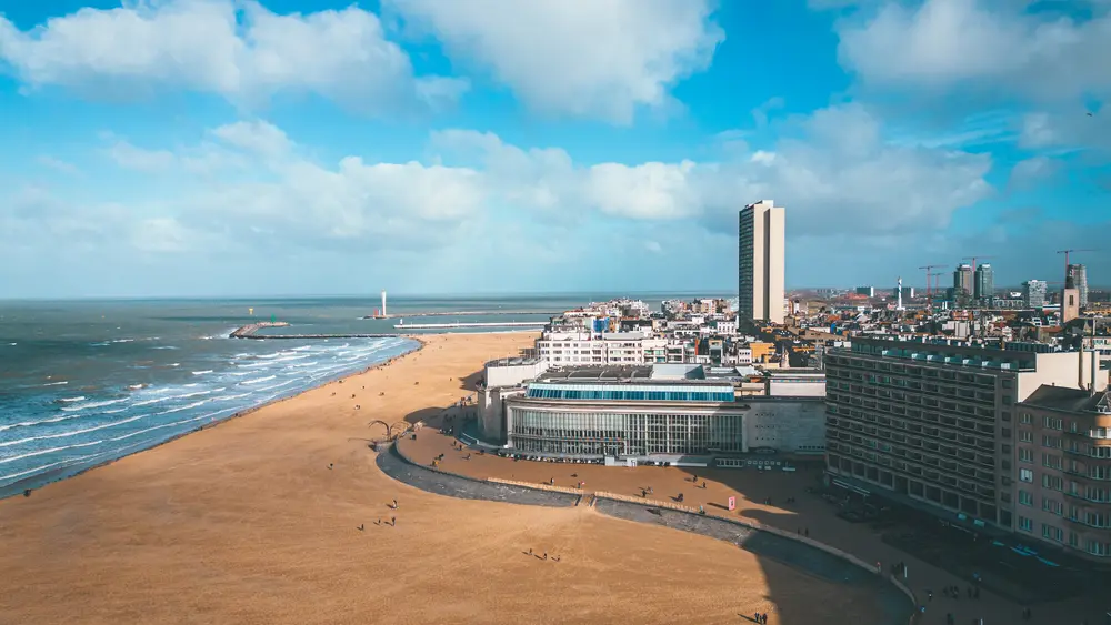 Kursaal aan dijk Oostende