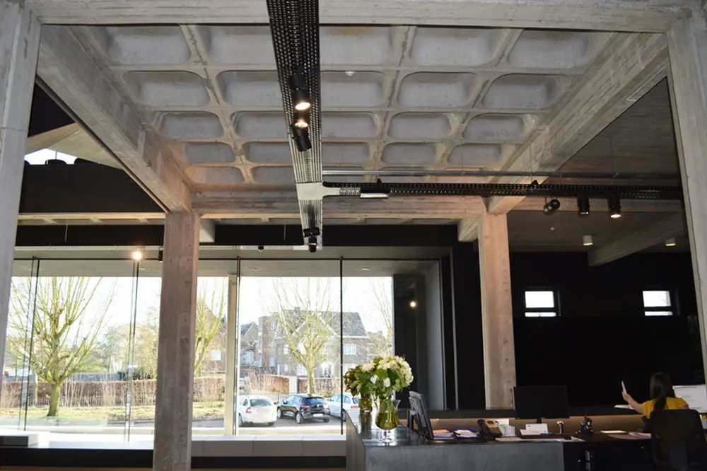 Atkore in restaurant