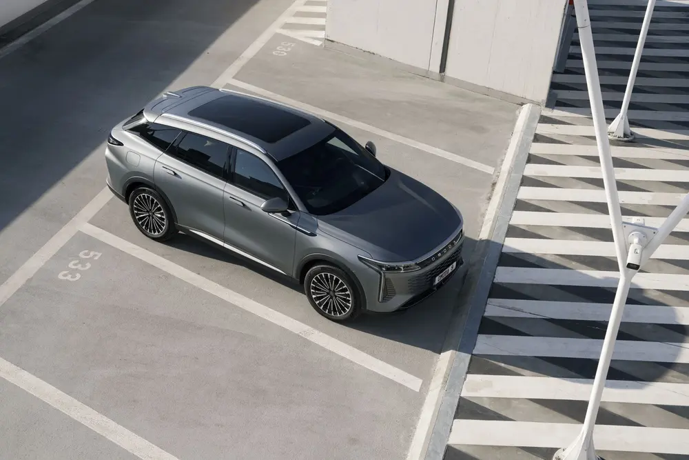 Rijtest Omoda 9 SHS 02