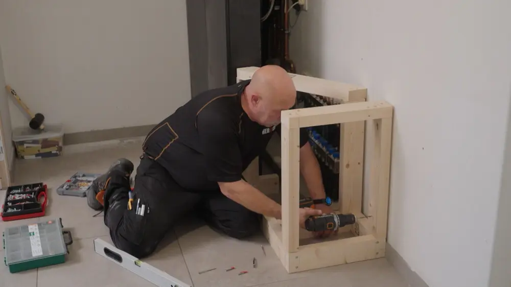 sokkel monteren muur 2