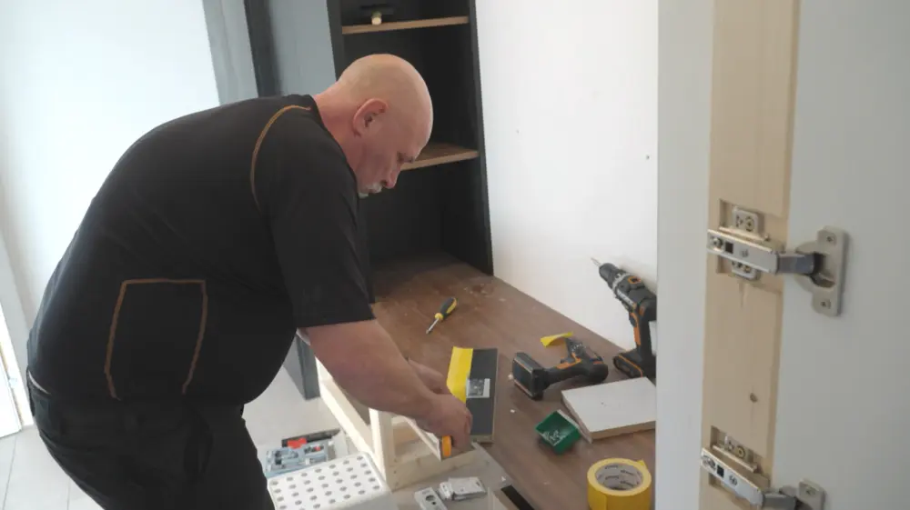 afwerkplankje plaatsen 1