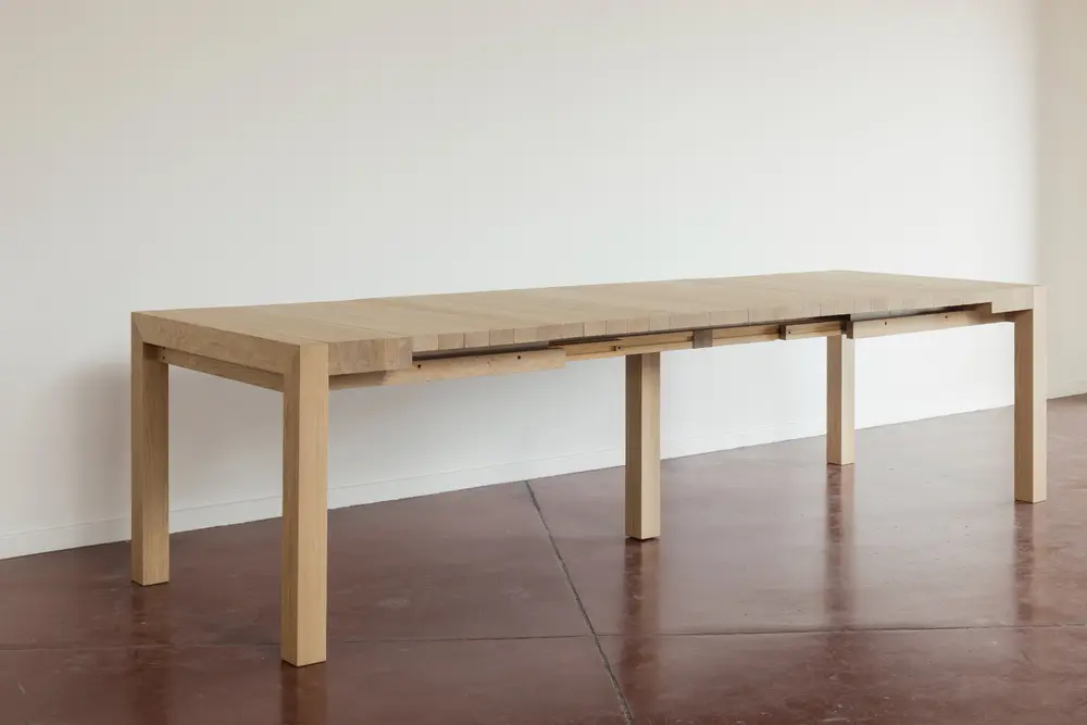 +4 Table Thomas More