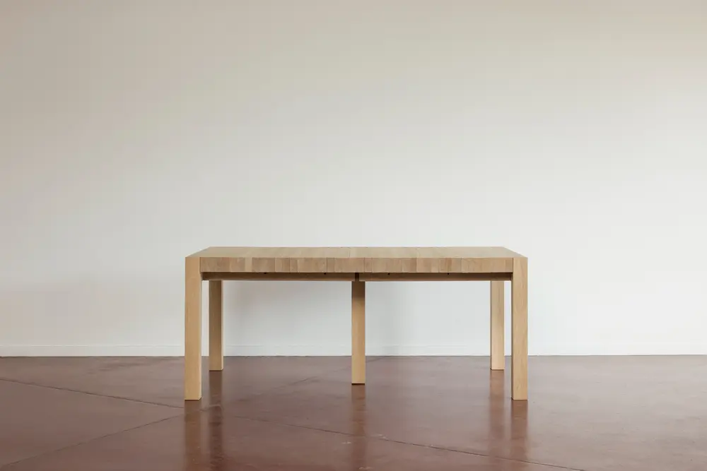 +4 Table Thomas More